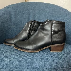 Black Leather Clarks Ankle Booties - Women’s Size 9.5